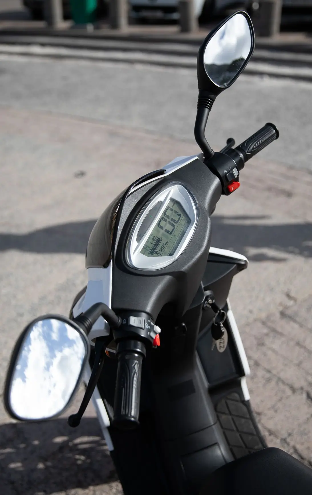 Buzz EWIZZ Electric Motorcycle - Beyond Bicycles Stilbaai